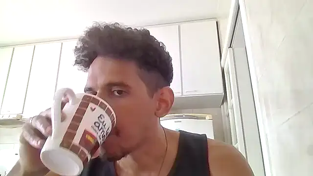 Snapshot of RenziTatte chatting on 09.15.25 RenziTatte online show from 09.15.25