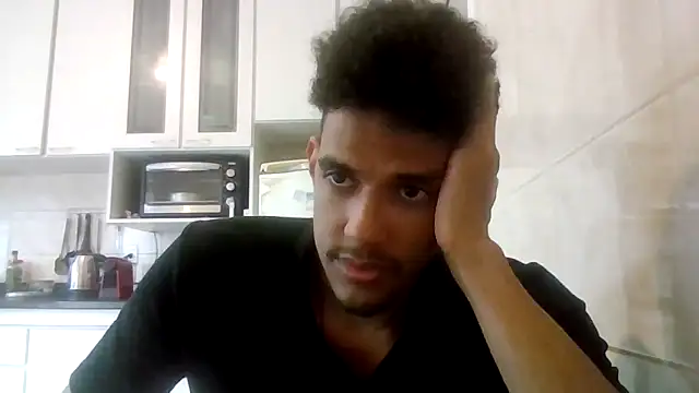 Snapshot of RenziTatte chatting on 09.17.25 RenziTatte online show from 09.17.25