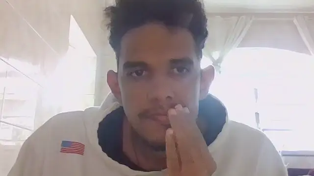 Snapshot of RenziTatte chatting on 09.22.25 RenziTatte online show from 09.22.25