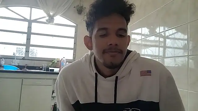 Snapshot of RenziTatte chatting on 09.27.25 RenziTatte online show from 09.27.25