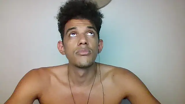 Snapshot of RenziTatte chatting on 10.05.25 RenziTatte online show from 10.05.25