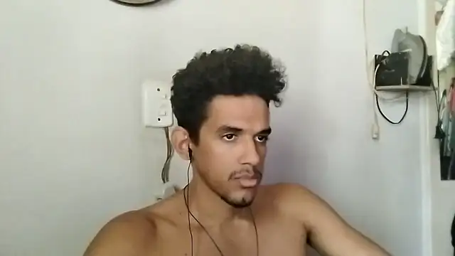 Snapshot of RenziTatte chatting on 10.14.25 RenziTatte online show from 10.14.25