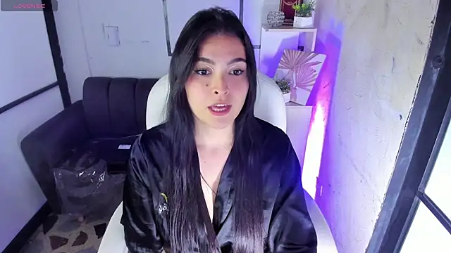 TifanyWhite  online show from 01.28.25