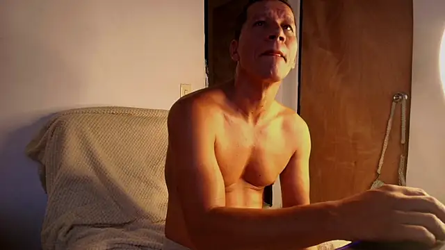 Snapshot of leoytessa_10 chatting on 09.09.25 leoytessa 10 online show from 09.09.25