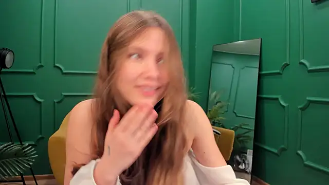 Snapshot of MaryannSoftt chatting on 01.12.25 MaryannSoftt online show from 01.12.25