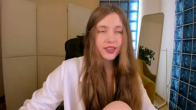 Snapshot of MaryannSoftt chatting on 10.14.25 MaryannSoftt online show from 10.14.25