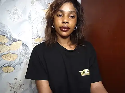 Snapshot of _Gyy_ chatting on 10.06.25  Gyy  online show from 10.06.25