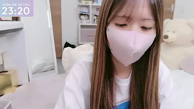 Snapshot of -SHINON- chatting on 06.25.26 -SHINON- online show from 06.25.26