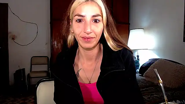 Snapshot of stephieval_ chatting on 06.16.26 stephieval online show from 06.16.26