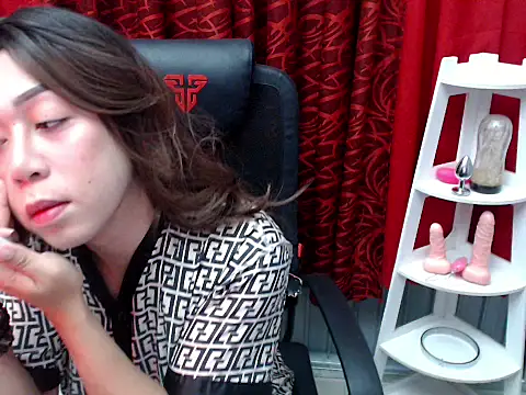 Snapshot of urprincessnicolexxx chatting on 05.12.26 urprincessnicolexxx online show from 05.12.26