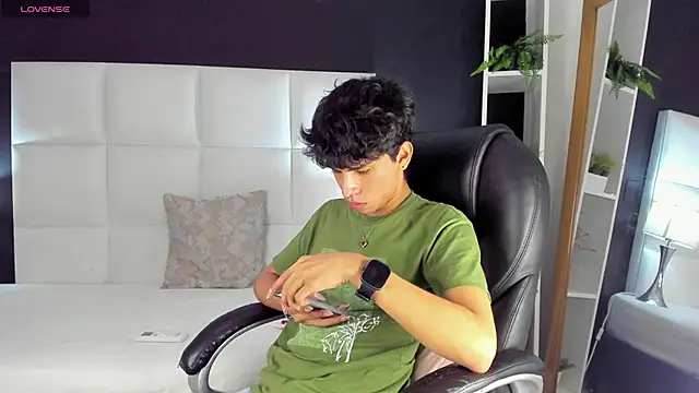 Santy carrington online show from 12.19.24