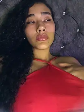 Snapshot of jaderossxx chatting on 11.21.25 jaderossxx online show from 11.21.25