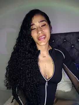 Snapshot of jaderossxx chatting on 11.22.25 jaderossxx online show from 11.22.25