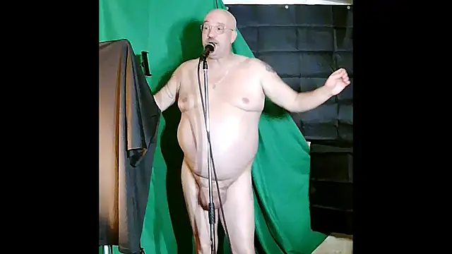 Snapshot of ShamelessMan chatting on 09.28.25 ShamelessMan online show from 09.28.25