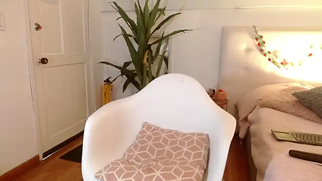 sweet blueberry  online show from 02.18.25