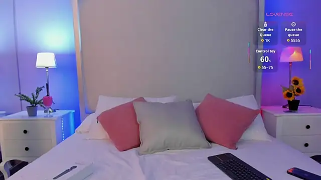 sweet blueberry  online show from 10.19.25