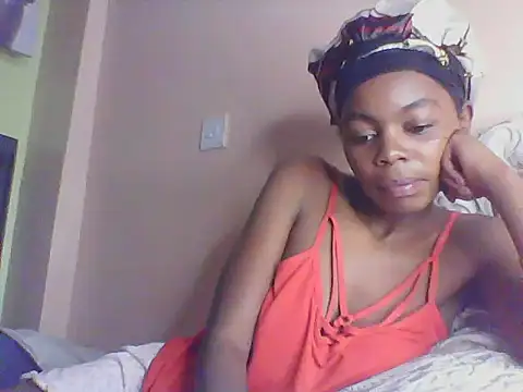 Snapshot of sweetanabella4 chatting on 11.17.25 sweetanabella4 online show from 11.17.25