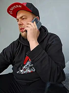 Snapshot of PupW0lfy chatting on 12.18.24 PupW0lfy online show from 12.18.24