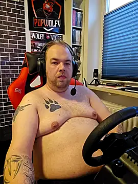 Snapshot of PupW0lfy chatting on 02.02.25 PupW0lfy online show from 02.02.25