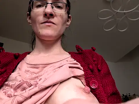 Snapshot of Milky_hairy_mommy chatting on 03.15.25 Milky hairy mommy online show from 03.15.25