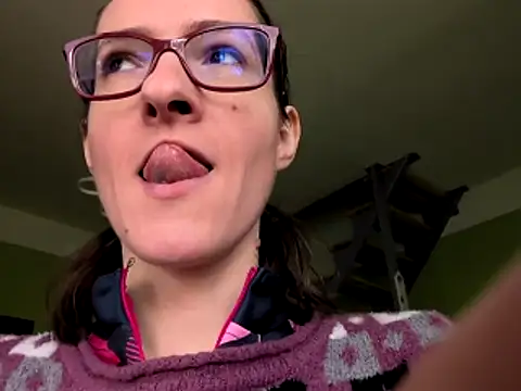 Snapshot of Milky_hairy_mommy chatting on 02.05.26 Milky hairy mommy online show from 02.05.26