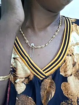 Snapshot of Tamil--Rani chatting on 12.15.25 Tamil--Rani online show from 12.15.25