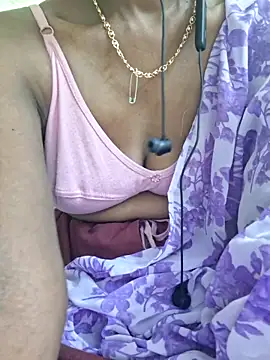 Snapshot of Tamil--Rani chatting on 12.21.25 Tamil--Rani online show from 12.21.25