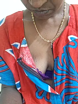 Snapshot of Tamil--Rani chatting on 01.11.26 Tamil--Rani online show from 01.11.26