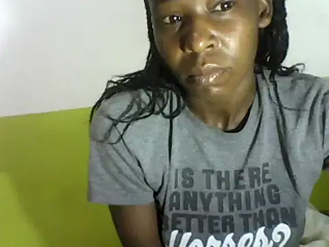 Snapshot of Claris2 chatting on 02.08.25 Claris2 online show from 02.08.25