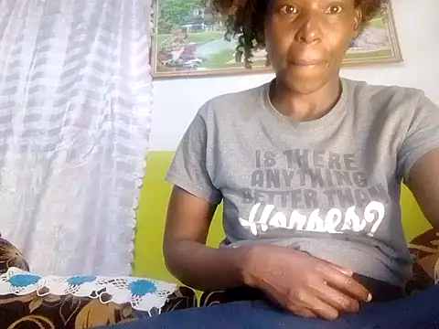 Snapshot of Claris2 chatting on 09.18.25 Claris2 online show from 09.18.25