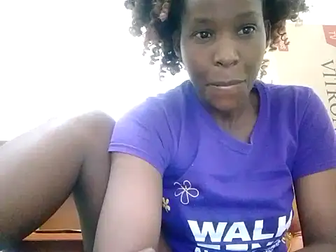 Snapshot of Claris2 chatting on 09.30.25 Claris2 online show from 09.30.25