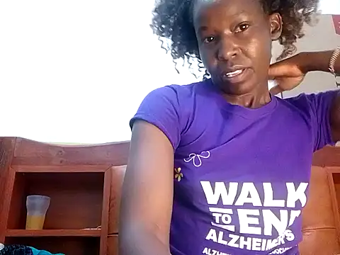 Snapshot of Claris2 chatting on 10.02.25 Claris2 online show from 10.02.25