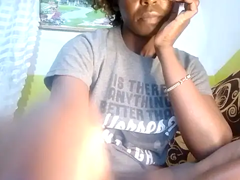 Snapshot of Claris2 chatting on 10.03.25 Claris2 online show from 10.03.25