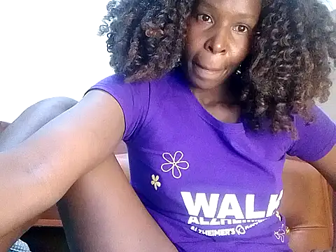 Snapshot of Claris2 chatting on 10.26.25 Claris2 online show from 10.26.25