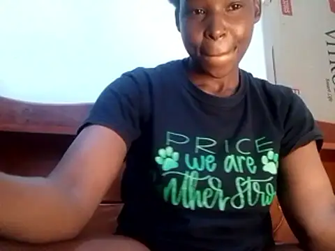 Snapshot of Claris2 chatting on 11.16.25 Claris2 online show from 11.16.25