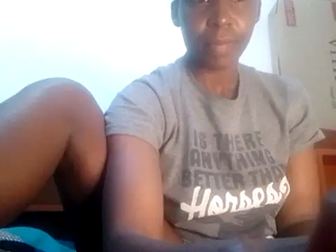 Snapshot of Claris2 chatting on 11.19.25 Claris2 online show from 11.19.25