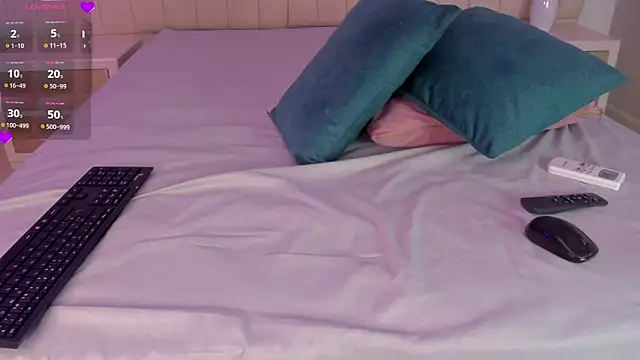 Littleolivia  online show from 03.06.26