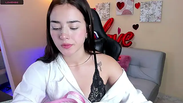 Snapshot of Veronica_isaza__ chatting on 02.21.25 Veronica isaza online show from 02.21.25