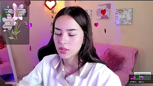 Snapshot of Veronica_isaza__ chatting on 03.10.25 Veronica isaza online show from 03.10.25