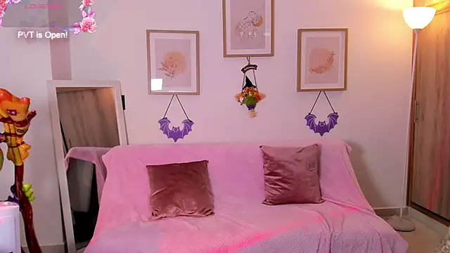 Snapshot of Veronica_isaza__ chatting on 10.16.25 Veronica isaza online show from 10.16.25