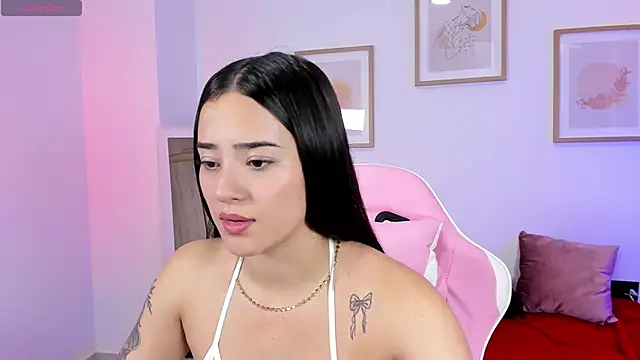 Snapshot of Veronica_isaza__ chatting on 11.13.25 Veronica isaza online show from 11.13.25