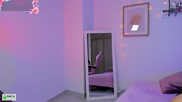 Snapshot of Veronica_isaza__ chatting on 12.22.25 Veronica isaza online show from 12.22.25