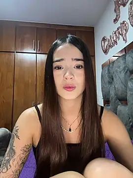 Snapshot of Veronica_isaza__ chatting on 02.14.26 Veronica isaza online show from 02.14.26