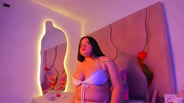 Snapshot of Bellota-ht chatting on 02.15.25 Bellota-ht online show from 02.15.25