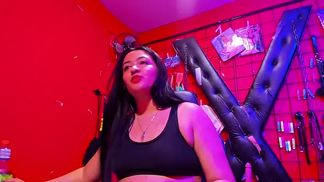Snapshot of Madame_pain_ chatting on 12.16.24 Madame pain  online show from 12.16.24