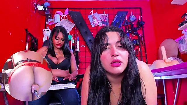 Snapshot of Madame_pain_ chatting on 12.24.24 Madame pain  online show from 12.24.24