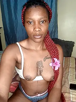 Snapshot of Pinky_shyee chatting on 12.17.25 Pinky shyee online show from 12.17.25