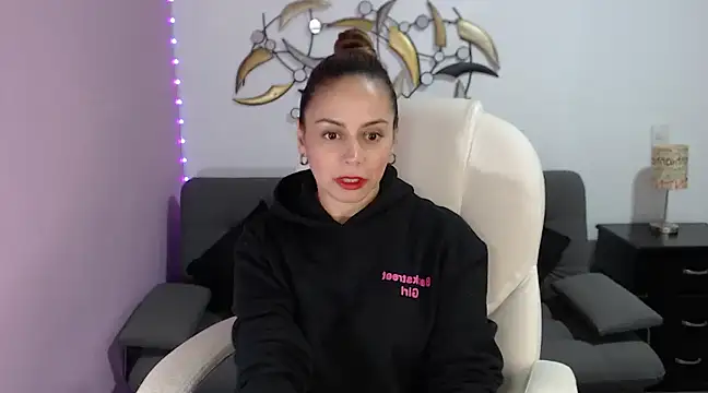 Snapshot of NicoleKitty_ chatting on 02.16.25 NicoleKitty  online show from 02.16.25