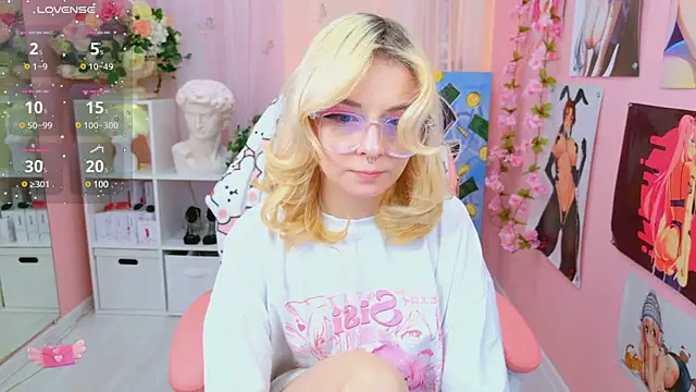 Coconut Mia online show from 01.17.25