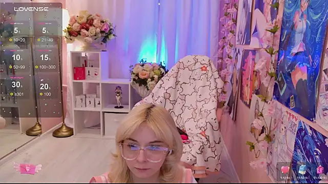 Coconut Mia online show from 09.23.25